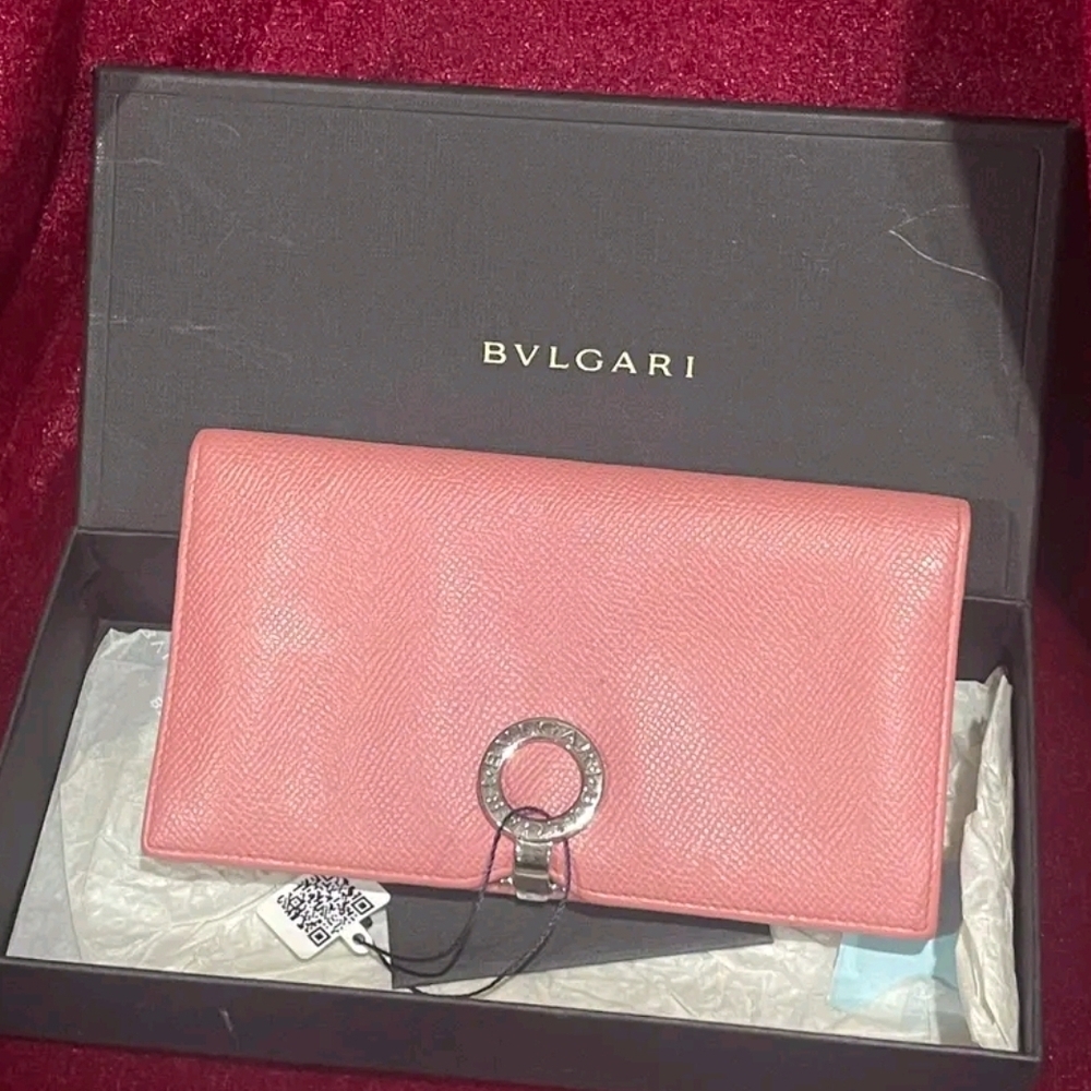 Bulgari Pink Leather Wallet In Excellent Condition Comes With COA